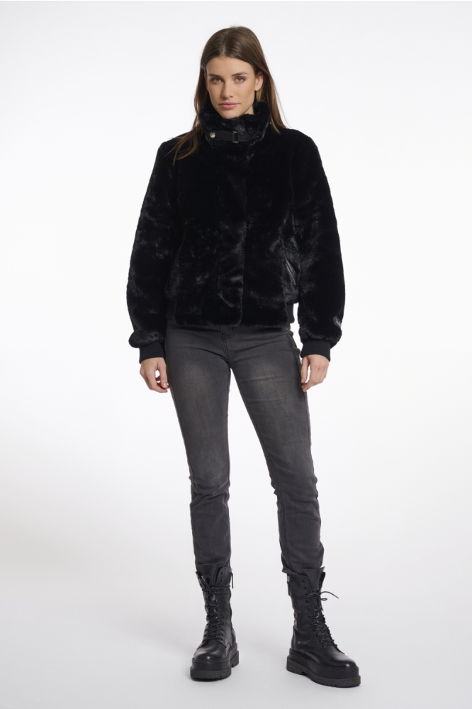 Rino & Pelle zwarte dames jas | Model