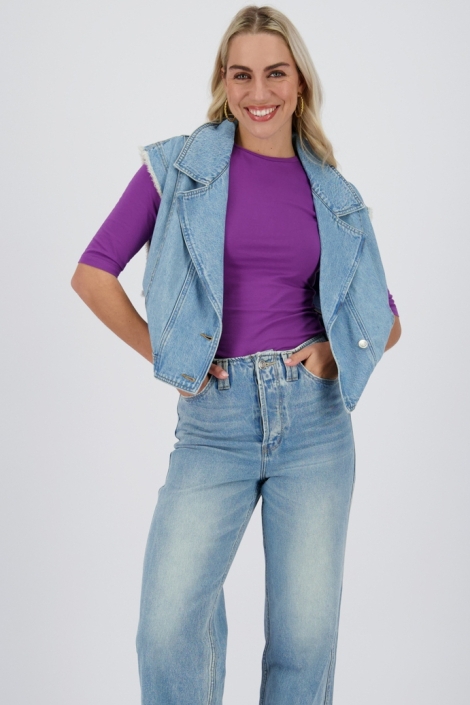 Raizzed blauwe dames gilet | Model vooraanzicht