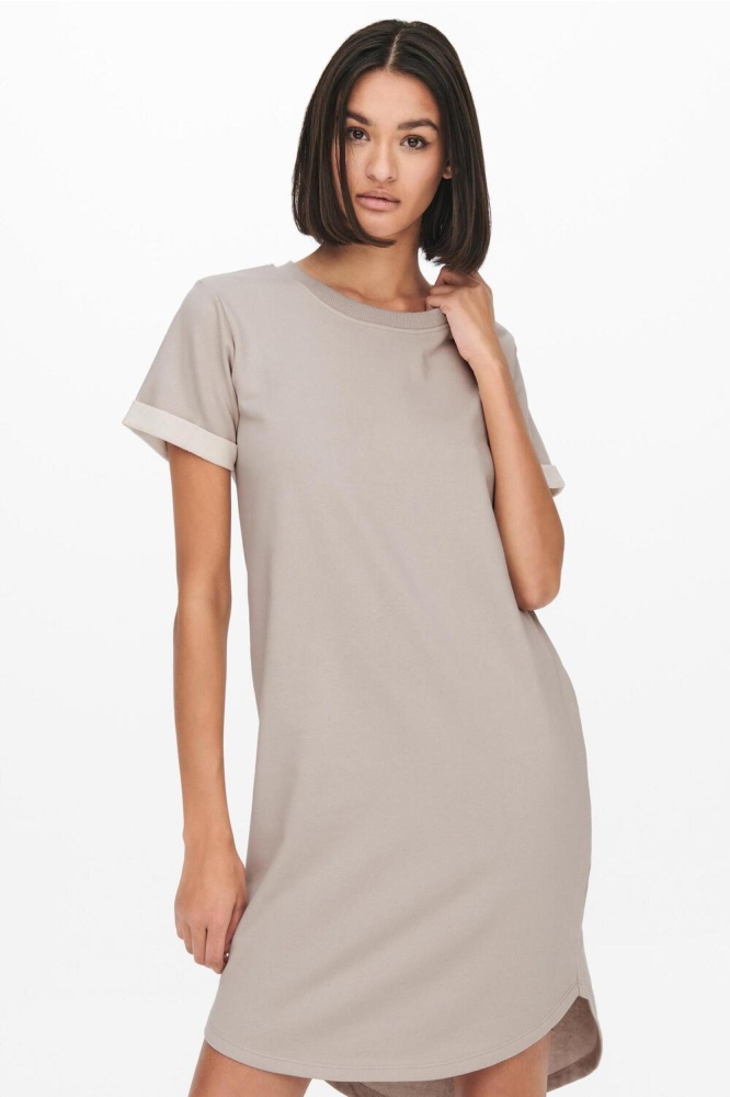 Jacqueline de Yong beige dames jurk | Model vooraanzicht