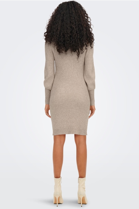 Only beige dames jurk | Model achteraanzicht