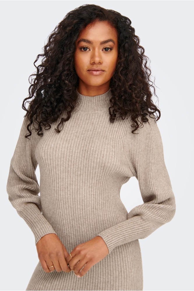 Only beige dames jurk | Close up