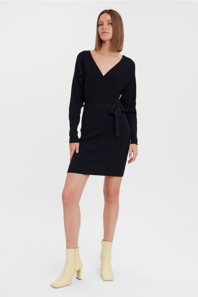 Vero Moda zwarte dames jurk | Model vooraanzicht