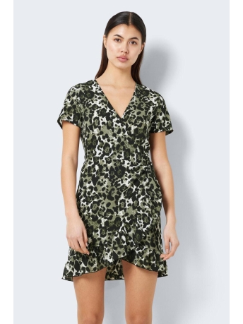 Noisy may Jurk NMCLARA BIANCA S/S WRAP DRESS NOOS 27023869 Kalamata/LEO