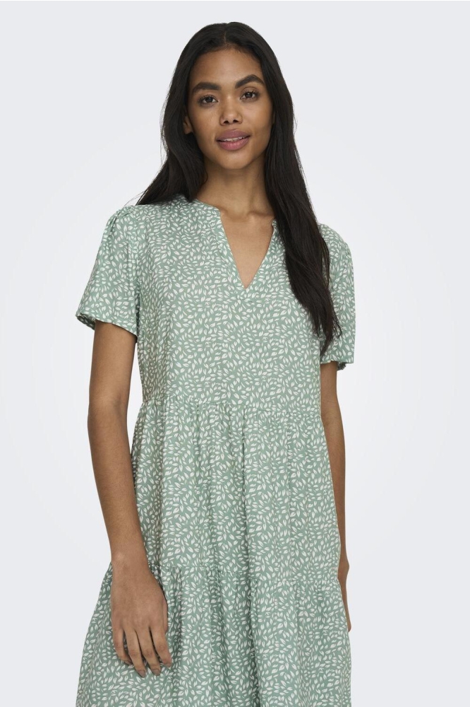 ONLZALLY LIFE S/S THEA DRESS NOOS P 15262674 CHINOIS GREEN/WHITE LEAF