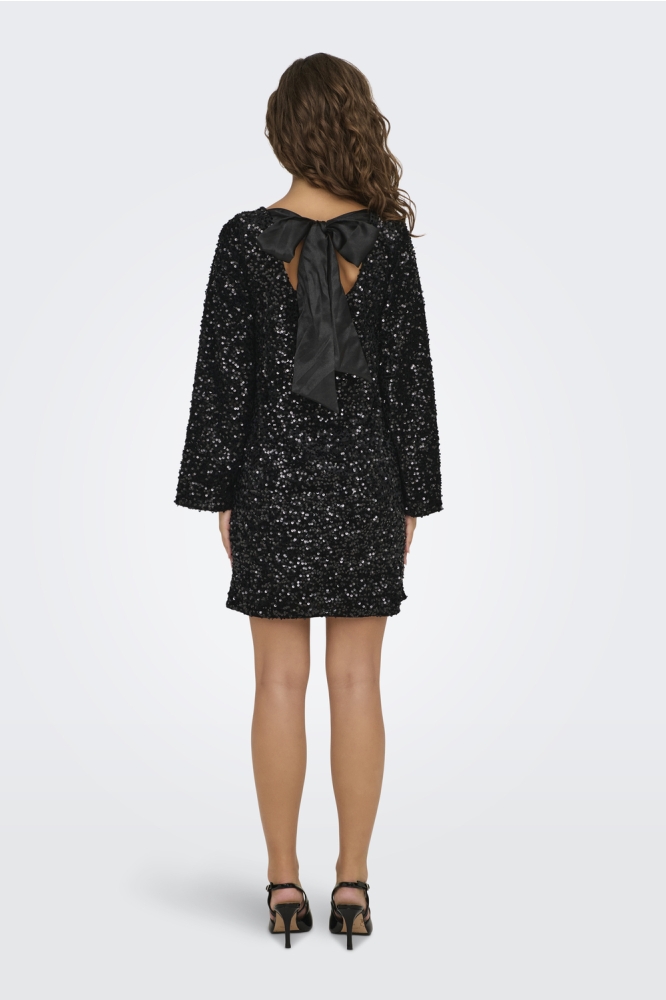Jacqueline de Yong zwarte dames jurk | Model achteraanzicht