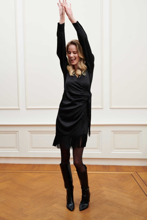 Lofty Manner zwarte dames jurk | Model vooraanzicht