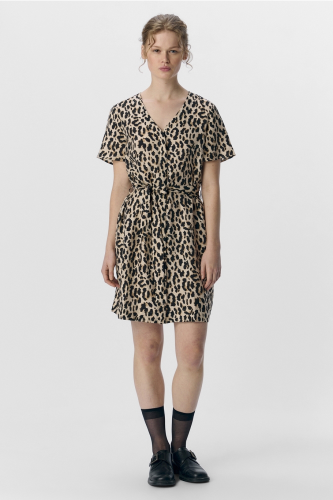 Object beige dames jurk | Model vooraanzicht