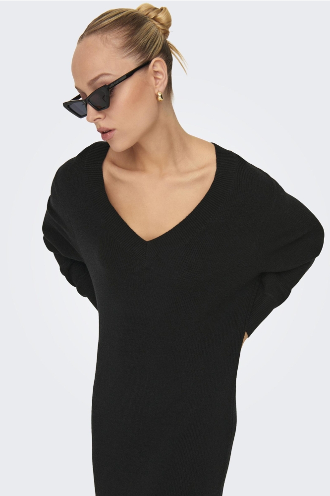 Only zwarte dames jurk | Model zijaanzicht