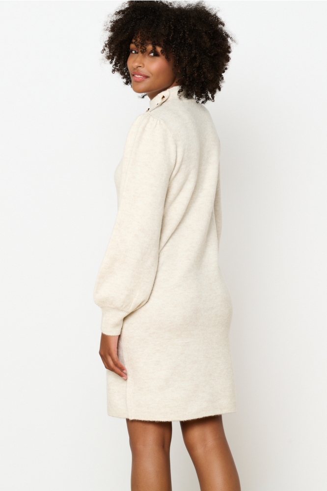 LolaLiza beige dames jurk | Model achteraanzicht