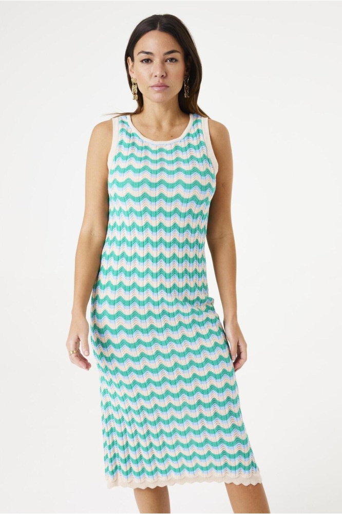 Garcia groene dames jurk | Model vooraanzicht