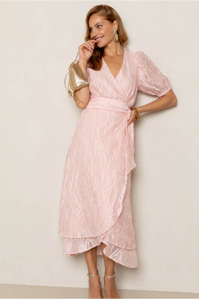 Freebird roze dames jurk | Model vooraanzicht