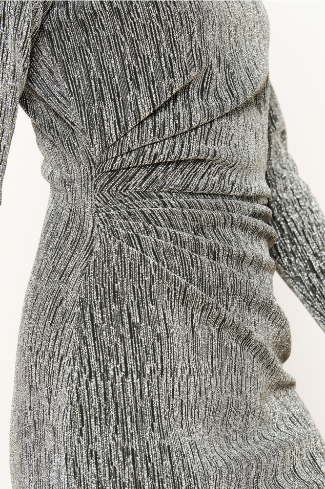 LolaLiza zilveren dames jurk | Close up