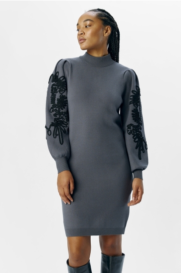 Object Jurk OBJJOANA L/S KNIT DRESS REP 23040086 MAGNET/ BLACK TAPE