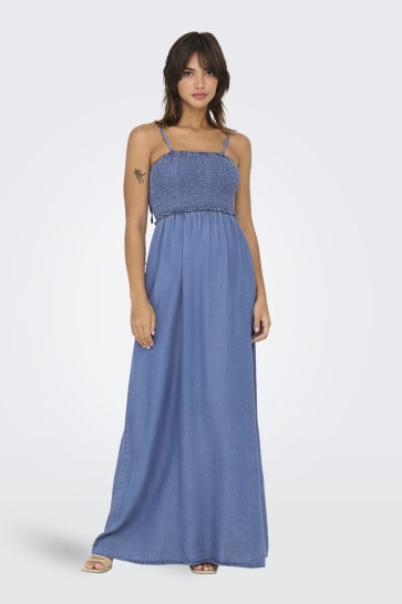 Only Jurk ONLCHARIS LIFE SMOCK MAXI DRESS WVN 15345985 Medium Blue Denim 