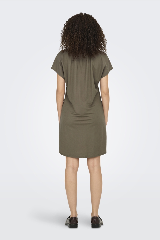 Only taupe dames jurk | Model achteraanzicht