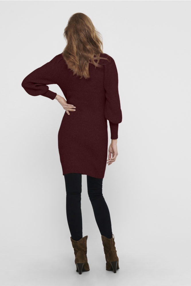 Only bordeaux dames jurk | Model achteraanzicht