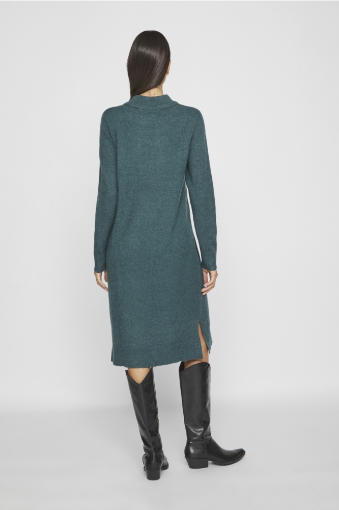 Vila groene dames jurk | Model achteraanzicht