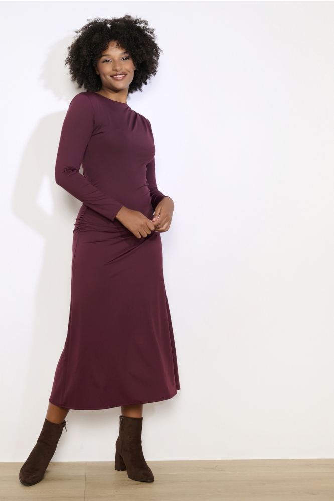 LolaLiza bordeaux dames jurk | Model vooraanzicht