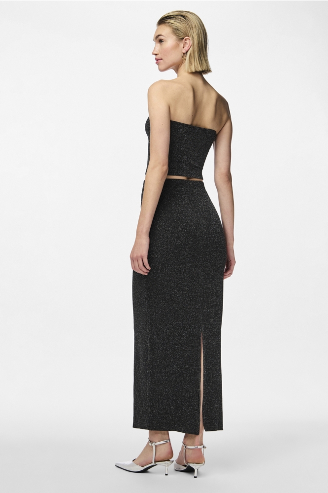 Pieces zwarte dames rok | Model achteraanzicht