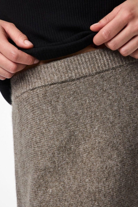 Pieces bruine dames rok | Close up