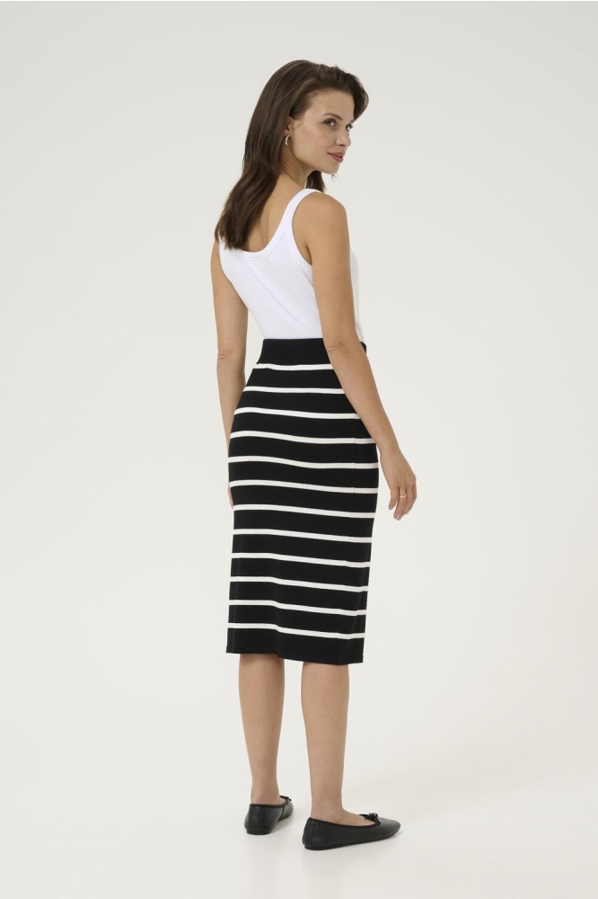 Kaffe zwarte dames rok | Model achteraanzicht