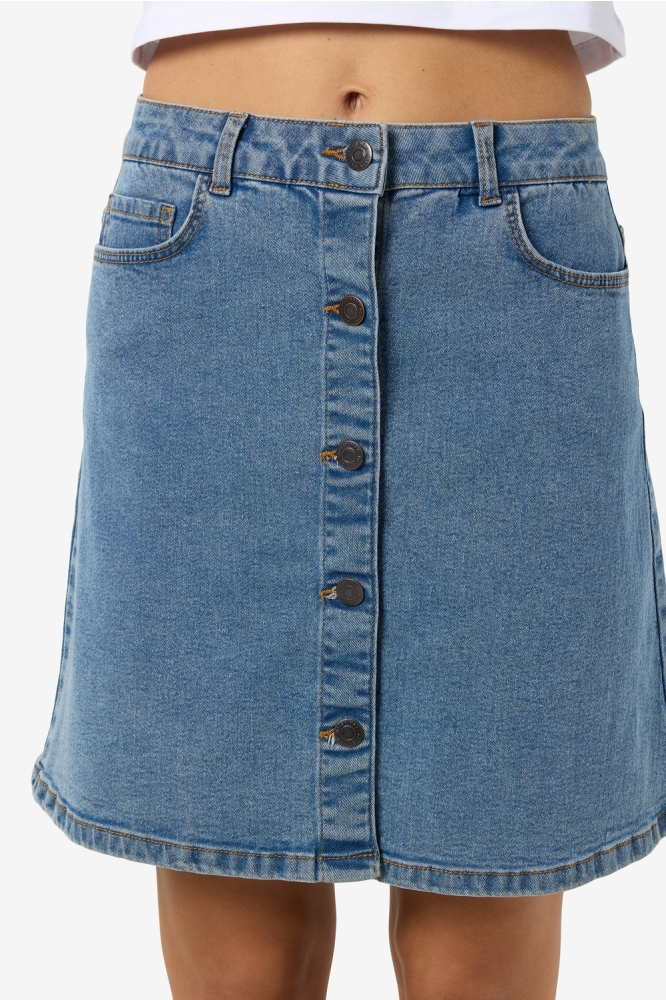 Noisy may blauwe dames rok | Model achteraanzicht