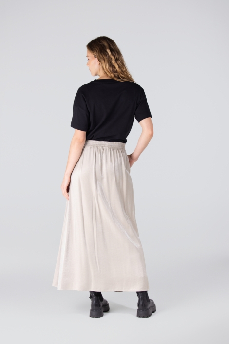 Juffrouw Jansen beige dames rok | Model achteraanzicht