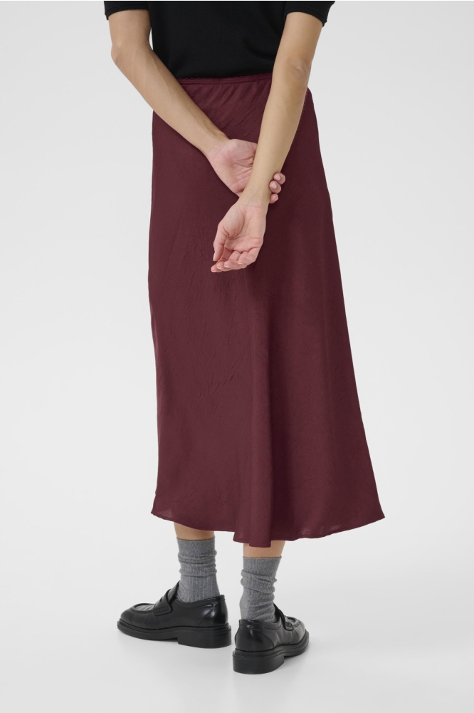 Part Two bordeaux dames rok | Model achteraanzicht