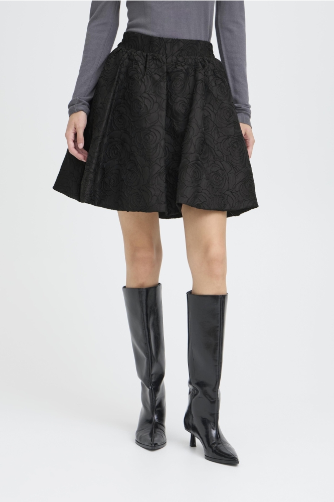 Ichi zwarte dames rok | Model vooraanzicht