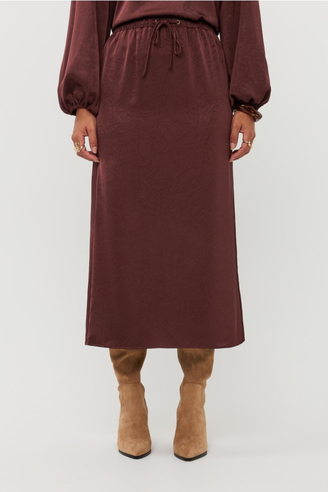 Ydence bruine dames rok | Model vooraanzicht