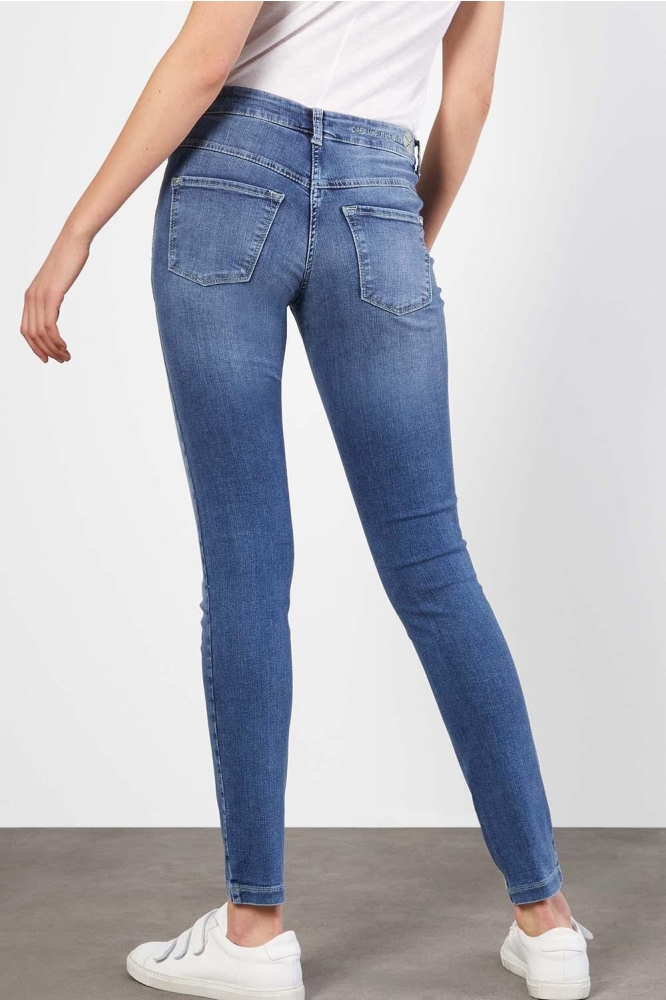 Mac blauwe dames jeans | Model achteraanzicht