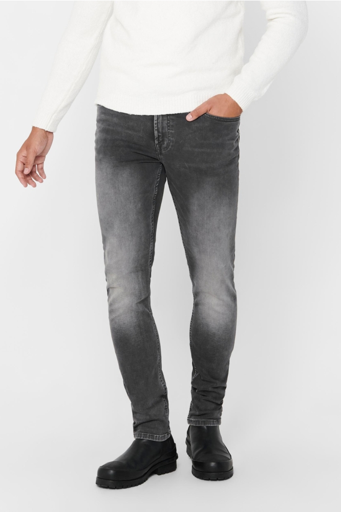 Only & Sons grijze heren jeans | Model vooraanzicht