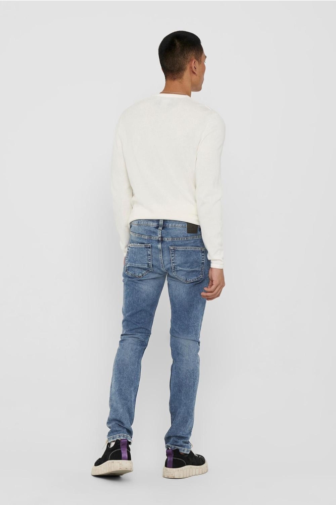 Only & Sons blauwe heren jeans | Model achteraanzicht