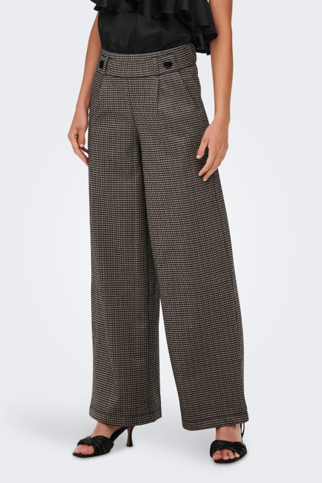 Jacqueline de Yong zwarte dames broek | Model vooraanzicht