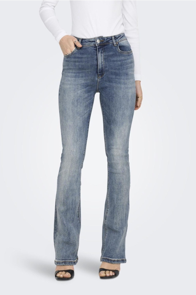 Only blauwe dames jeans | Model vooraanzicht