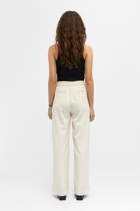 Object ecru dames broek | Model achteraanzicht