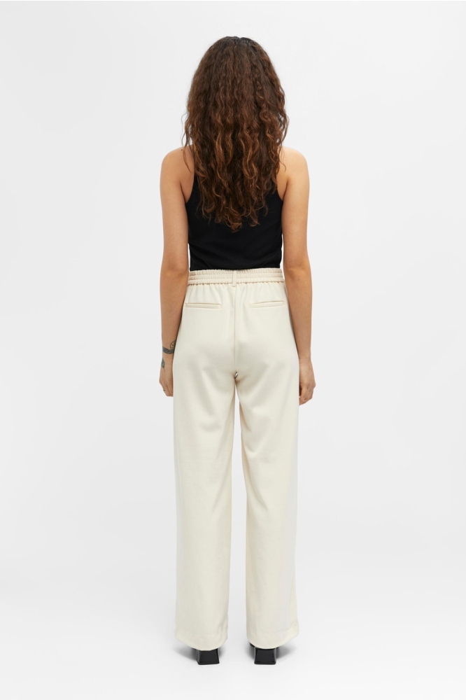 Object ecru dames broek | Model achteraanzicht
