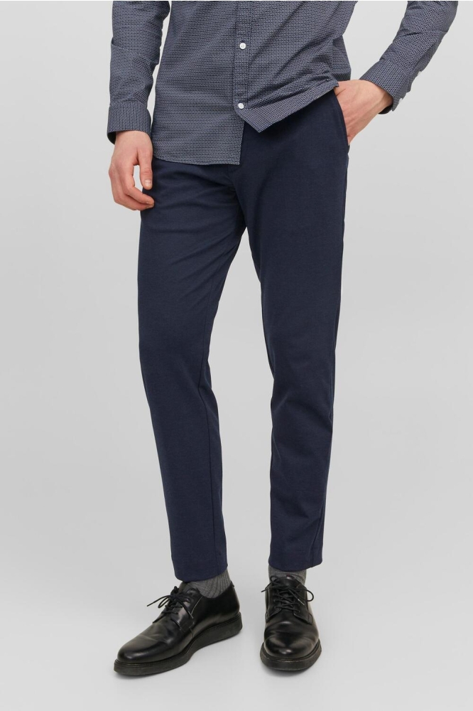 Jack & Jones blauwe heren broek | Model vooraanzicht