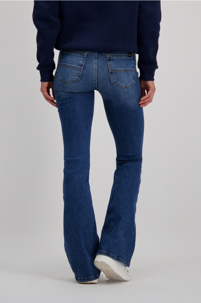 Cars blauwe dames jeans | Model achteraanzicht