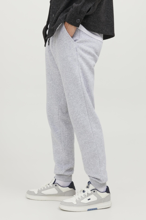 Jack & Jones grijze heren broek | Model zijaanzicht