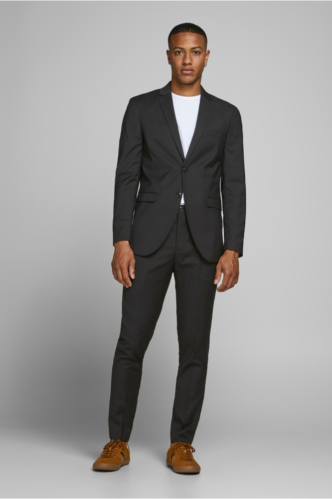 Jack & Jones zwarte heren broek | Model vooraanzicht