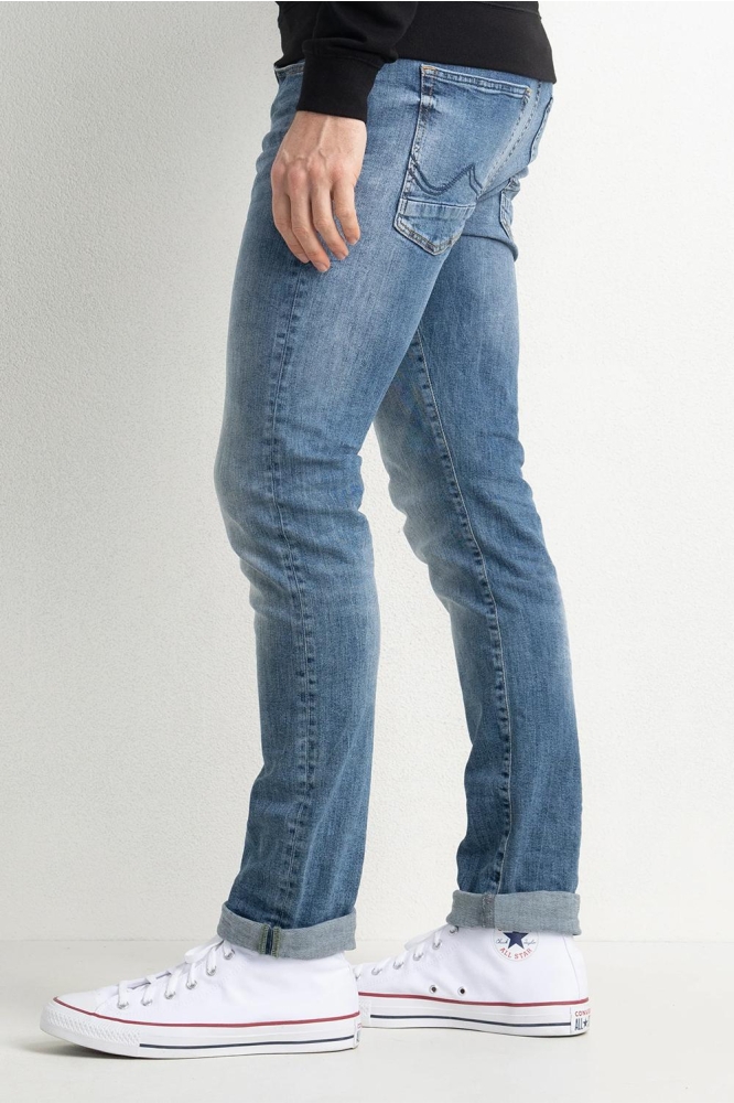 Petrol Industries blauwe heren jeans | Model zijaanzicht