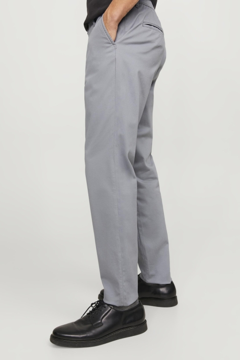 Jack & Jones grijze heren broek | Model zijaanzicht