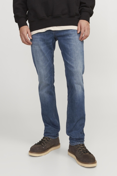 Jack & Jones blauwe heren jeans | Model vooraanzicht