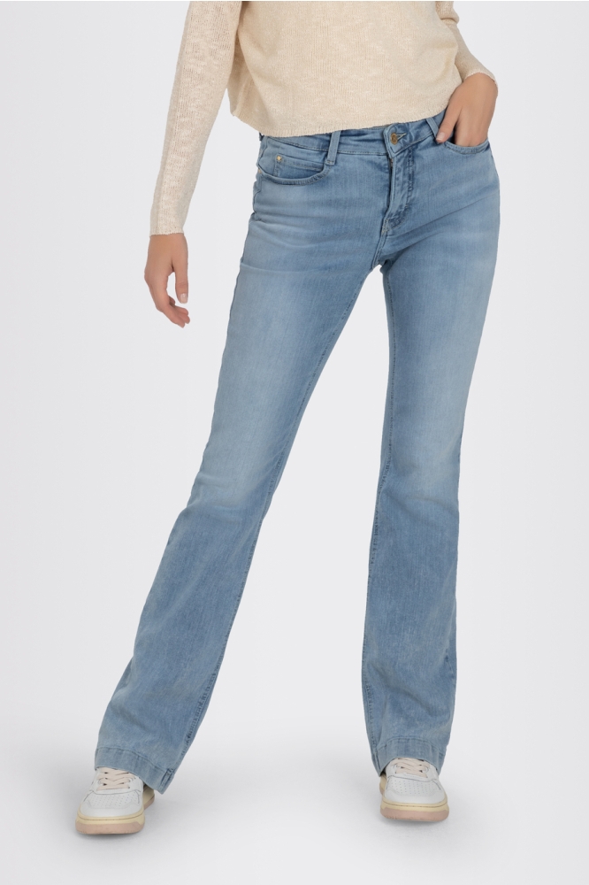 Mac blauwe dames jeans | Model vooraanzicht