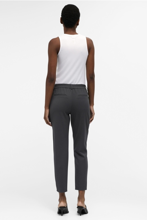 Object grijze dames broek | Model