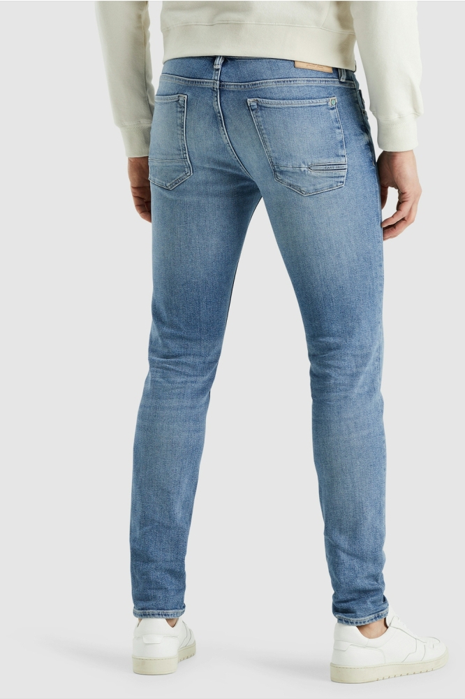 Cast Iron blauwe heren jeans | Model achteraanzicht