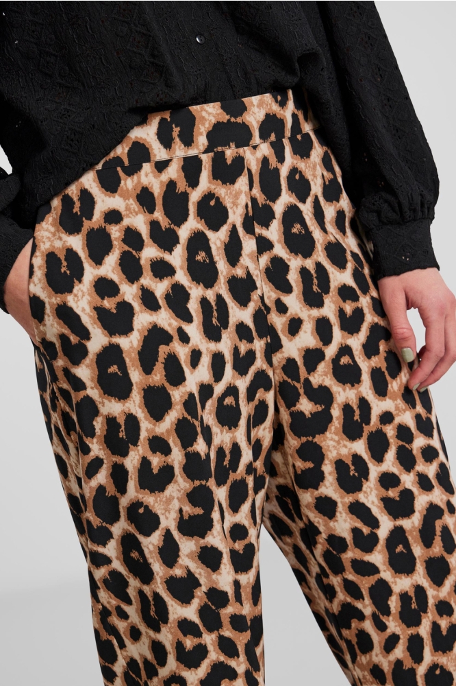 Pieces beige dames broek | Close up