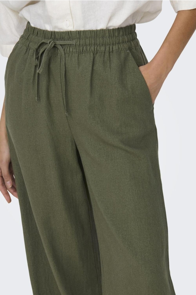 Jacqueline de Yong groene dames broek | Close up