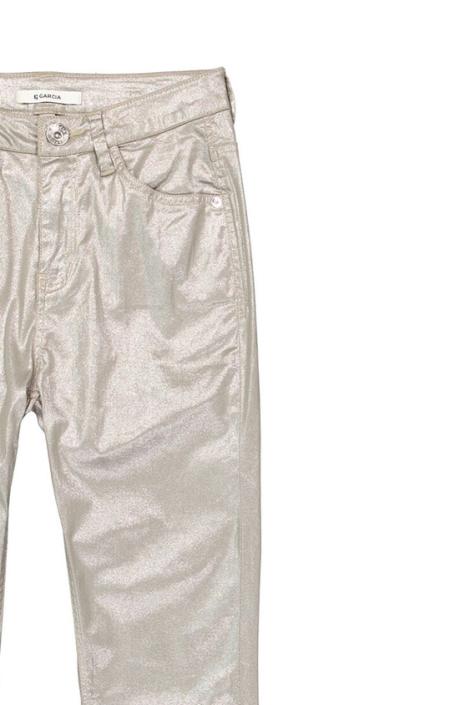 Garcia zilveren dames jeans | Close up